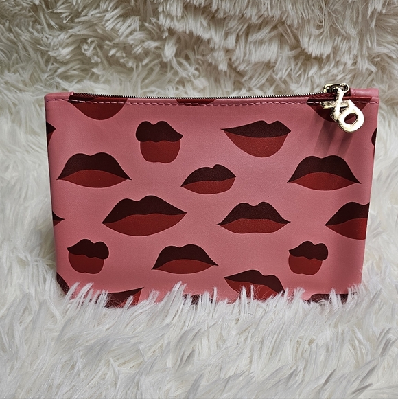 Ipsy Handbags - IPSY Glam Bag February 2021 Sealed With A Kiss Holiday